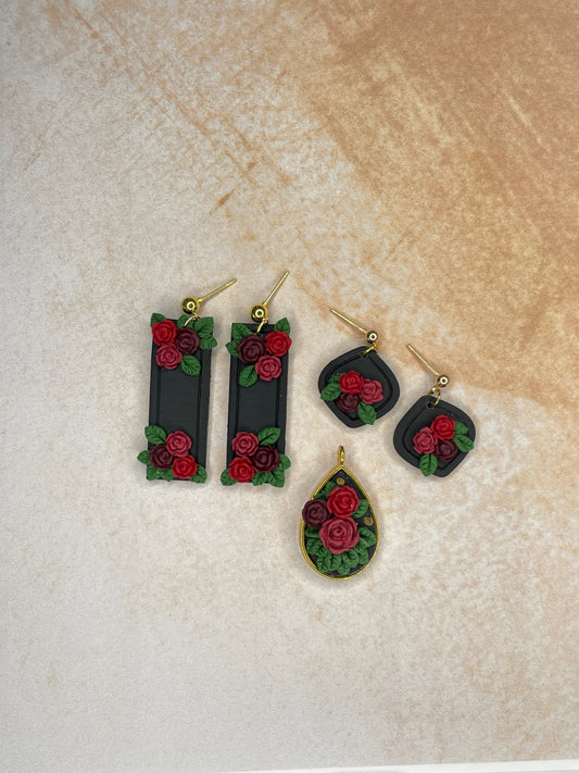 Forever Red Roses | Accessory Set